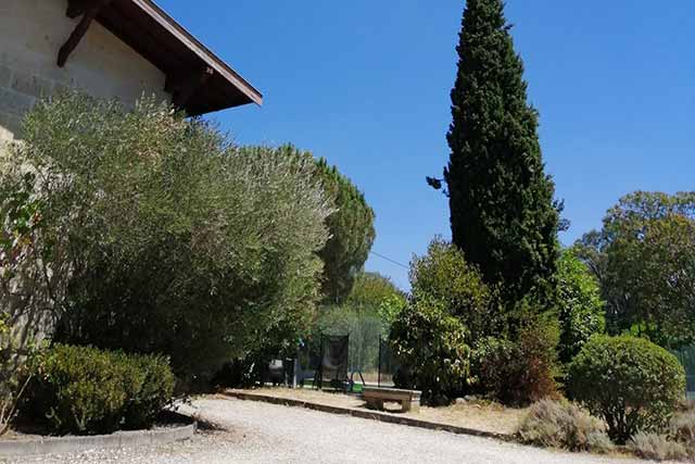 Des jardins tout autour des gîtes